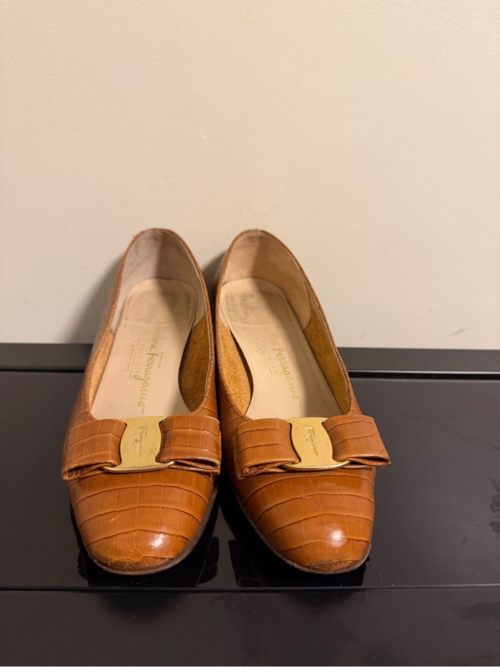 Salvatore Ferragamo Women's Brown Leather Croc embossed Pumps Vintage Authentic